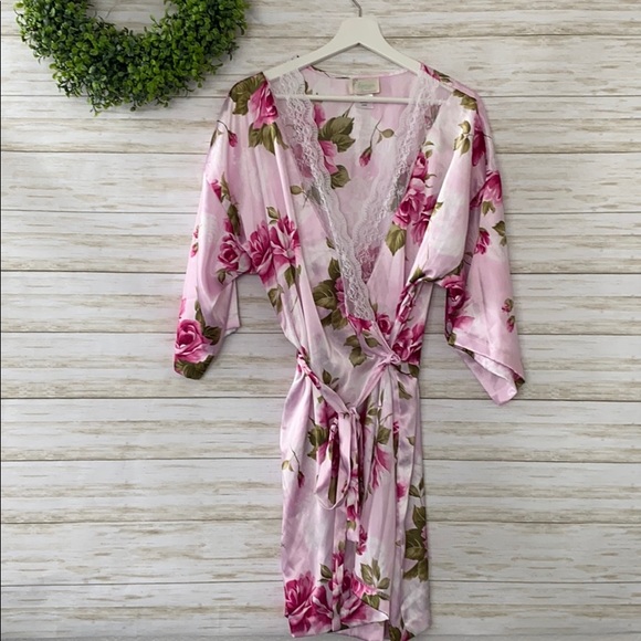 Expressions Other - Floral Kimono Satin Robe